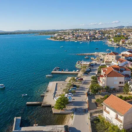 4194d Brodarica (Sibenik-Knin)