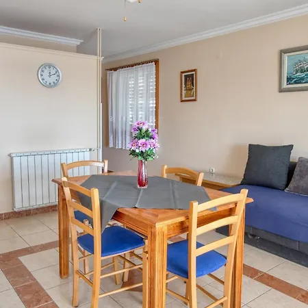 Apartment 4194d *
