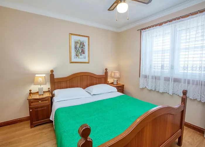 Apartman 4194d Brodarica (Sibenik-Knin)