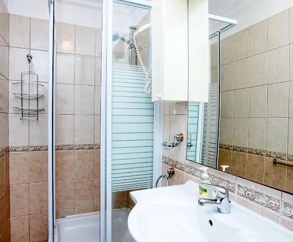 4194d * Brodarica (Sibenik-Knin)