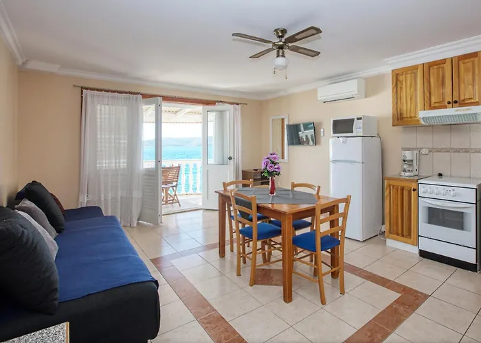 4194d Brodarica (Sibenik-Knin)